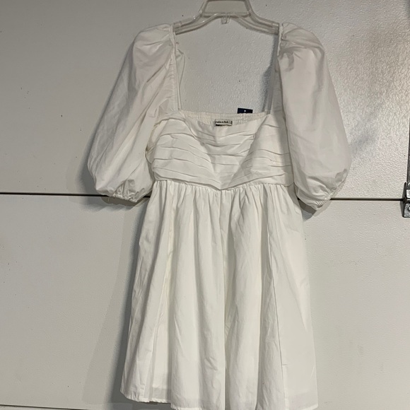 ABERCROMBIE AND FITCH WOMENS WHITE PUFF SLEEVE MINI DRESS MEDIUM PETITE NEW TAGS - Picture 2 of 8